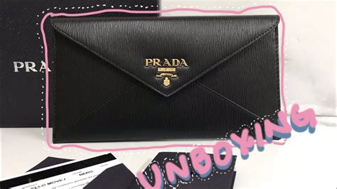 unboxing prada wallet